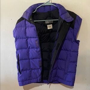 Marmot Purple and Black 100% Goose Down Puffer Vest
🥳FREE SHIPPING 🎉
